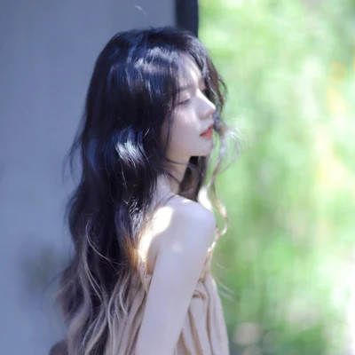 2025年爆火女头