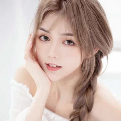 2025年爆火女头