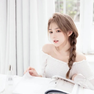 2025年爆火女头