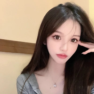 2025真人超火女头
