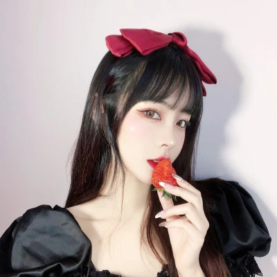 2025真人超火女头