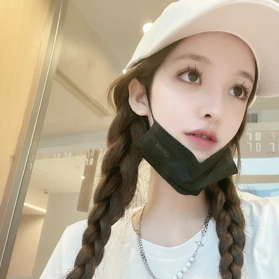 2025真人超火女头