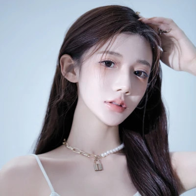 2025真人超火女头