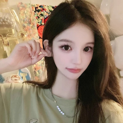 2025真人超火女头