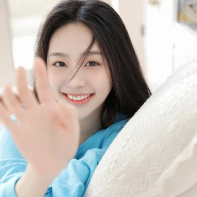 2025真人超火女头