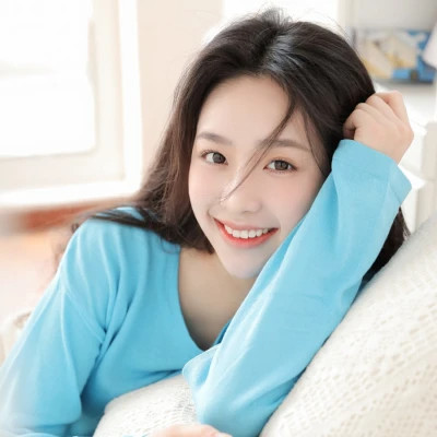 2025真人超火女头