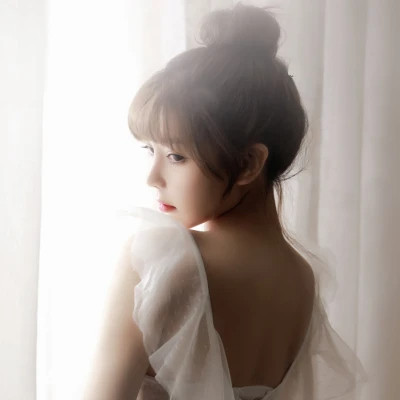 2025年真人女头