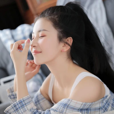 2025年真人女头