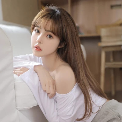 2025年真人女头