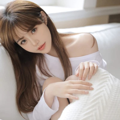 2025年真人女头