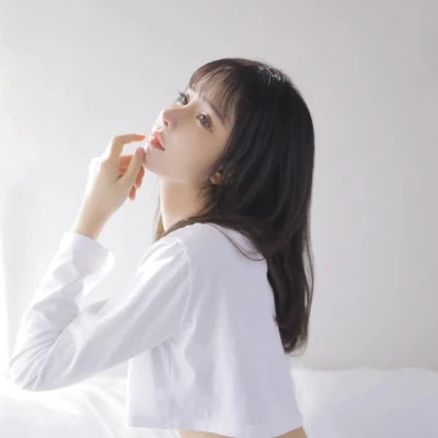 2025年真人女头