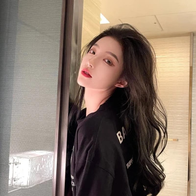 2025超火女头