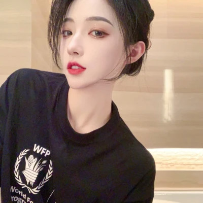 2025超火女头
