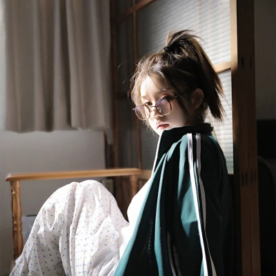 小众高质量头像女生真人