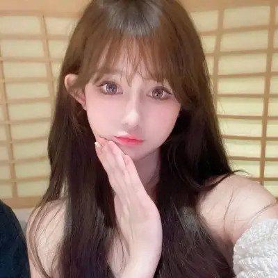 青春靓丽的女生头像图片