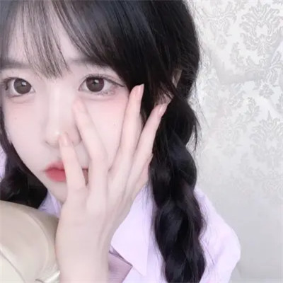 青春靓丽的女生头像图片