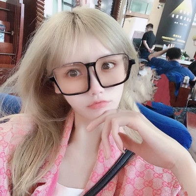 青春的头像女生真人漂亮