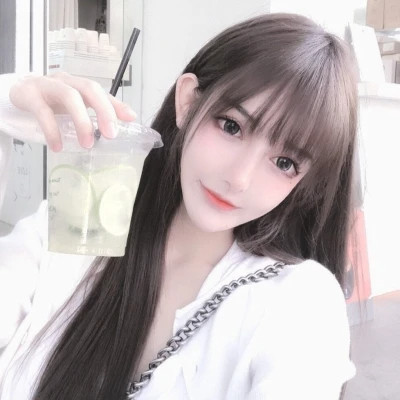 青春的头像女生真人漂亮