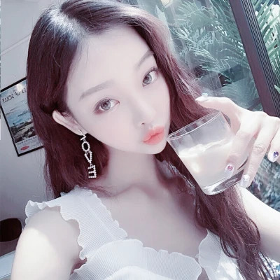 2025青春清纯女头很漂亮真人