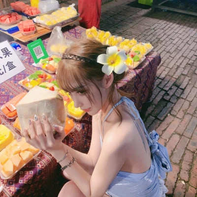 QQ头像2025女生新款潮流图片