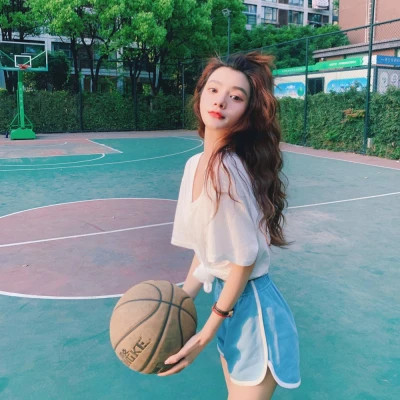 QQ头像2025女生新款潮流图片