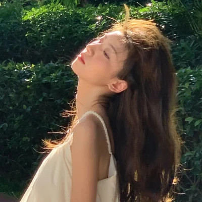真人简单干净的女生微信头像