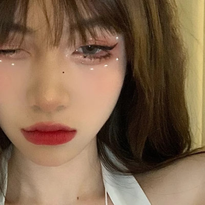 真人简单干净的女生微信头像