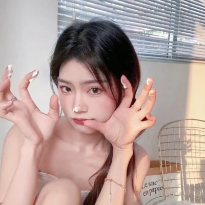 女生干净又好看的气质头像
