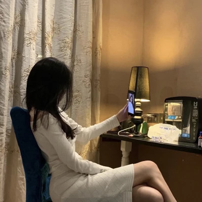 2025年女生最潮流的微信头像