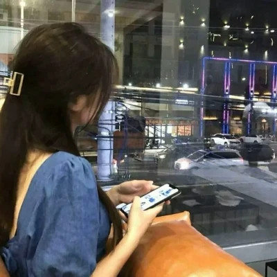 2025年女生最潮流的微信头像