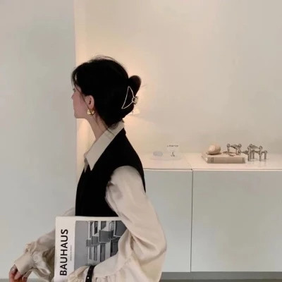 2025年女生最潮流的微信头像