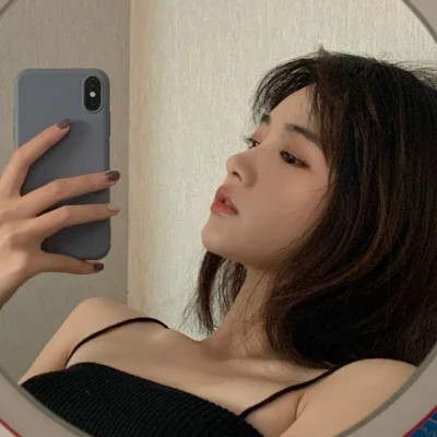 2025年女生最潮流的微信头像