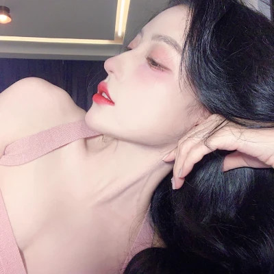 2025年女生最潮流的微信头像