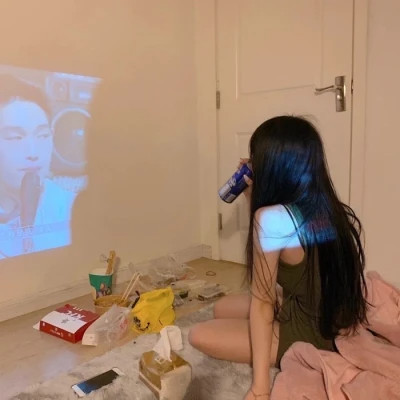 2025年女生最潮流的微信头像