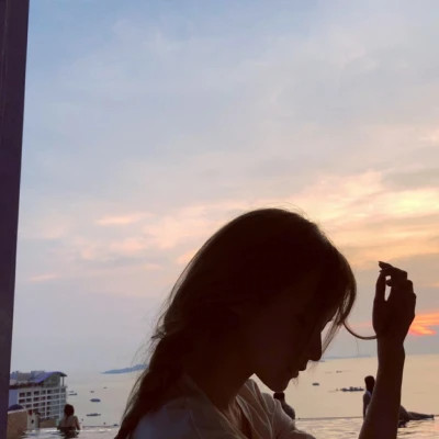 真人一人一半情侣头像