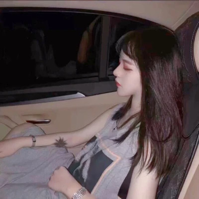 真人一人一半情侣头像