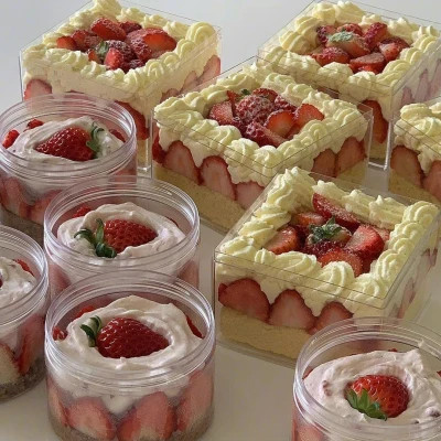 多风格的草莓蛋糕头像图片