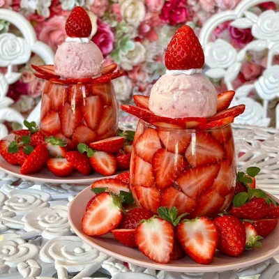 多风格的草莓蛋糕头像图片