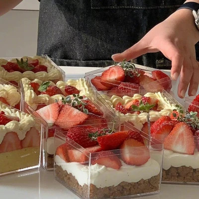 多风格的草莓蛋糕头像图片