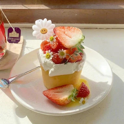 多风格的草莓蛋糕头像图片