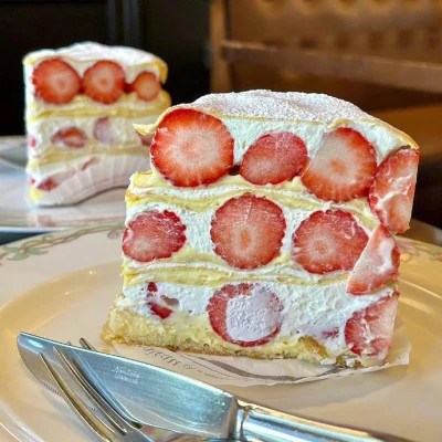 多风格的草莓蛋糕头像图片