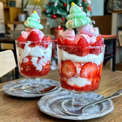 多风格的草莓蛋糕头像图片