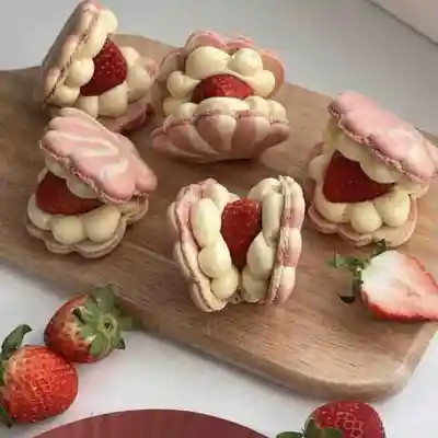 多风格的草莓蛋糕头像图片