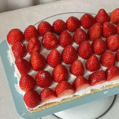 多风格的草莓蛋糕头像图片