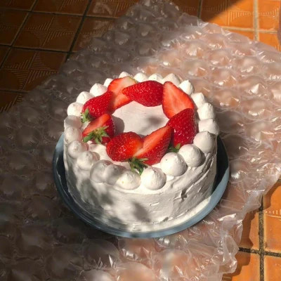 美味可口草莓蛋糕微信头像图片
