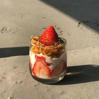 美味可口草莓蛋糕微信头像图片