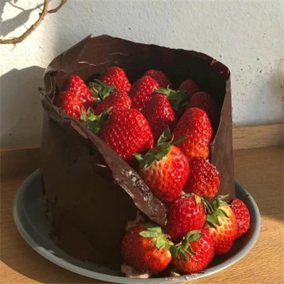 美味可口草莓蛋糕微信头像图片