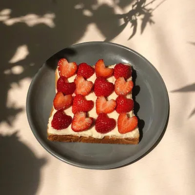 美味可口草莓蛋糕微信头像图片
