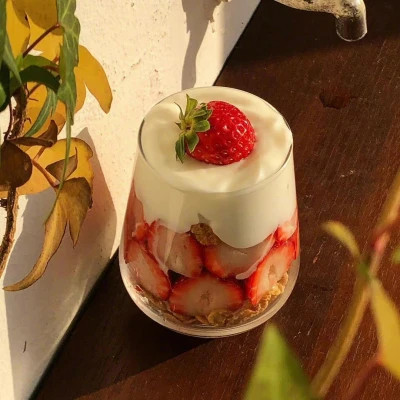 美味可口草莓蛋糕微信头像图片