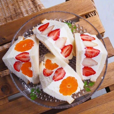 美味可口草莓蛋糕微信头像图片